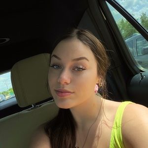 Meet your Posher, Lexie